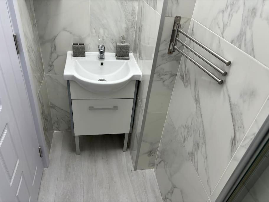 3 Camere Decomandat بوخارست المظهر الخارجي الصورة