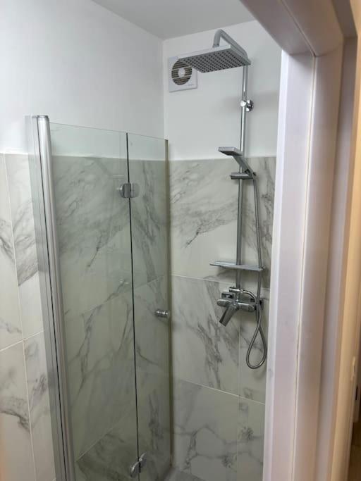 3 Camere Decomandat بوخارست المظهر الخارجي الصورة