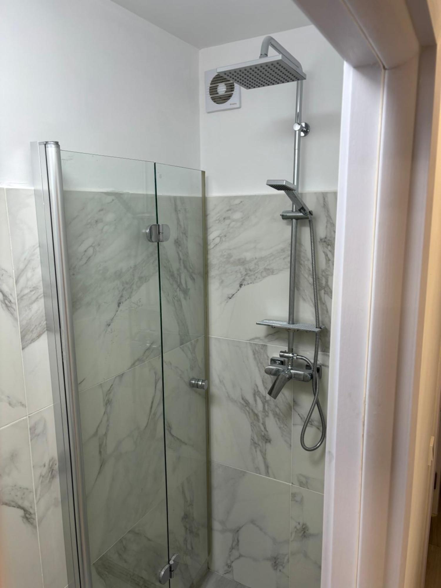 3 Camere Decomandat بوخارست المظهر الخارجي الصورة